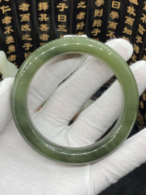 古玩玉器湖水綠和田玉手鐲拍賣，當前價格280元
