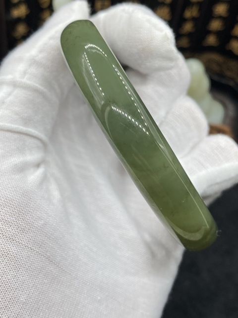 古玩玉器湖水綠和田玉手鐲拍賣，當前價格280元