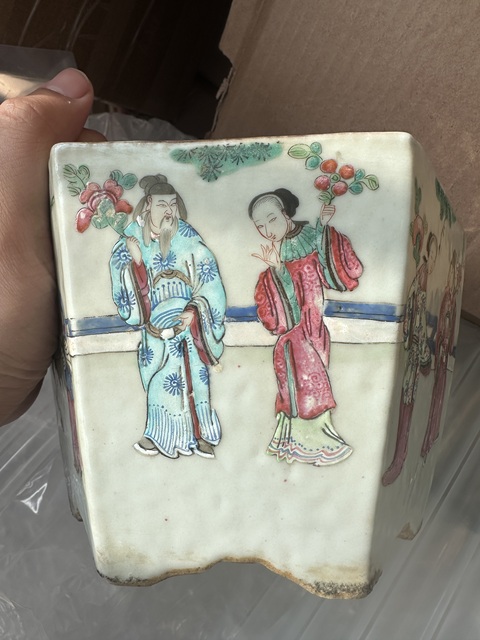 古玩陶瓷粉彩十二花神紋花盆拍賣,當前價格7000元