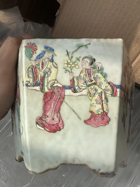 古玩陶瓷粉彩十二花神紋花盆拍賣,當前價格7000元