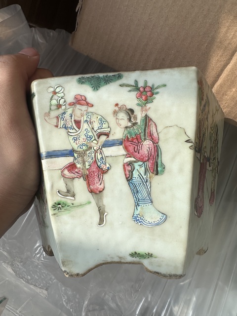 古玩陶瓷粉彩十二花神紋花盆拍賣,當前價格7000元
