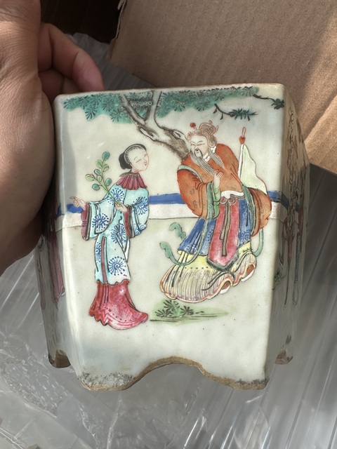 古玩陶瓷粉彩十二花神紋花盆拍賣,當前價格7000元