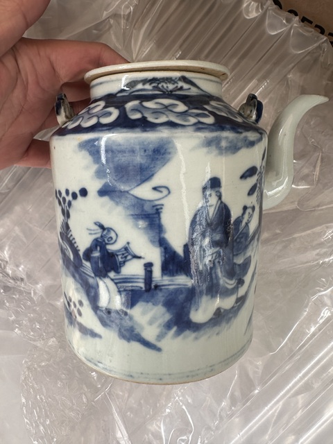 古玩陶瓷青花人物故事攜琴訪(fǎng)友紋茶壺拍賣(mài),當(dāng)前價(jià)格2000元