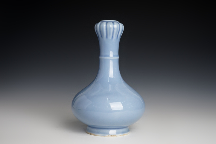 古玩陶瓷天藍釉蒜頭瓶拍賣，當前價格12888元