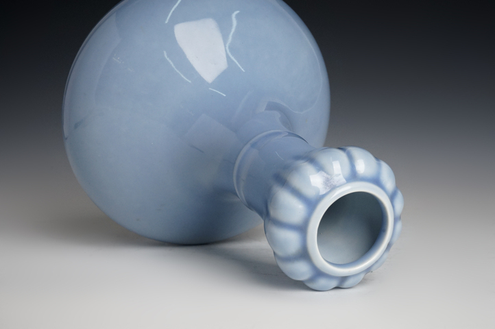 古玩陶瓷天藍釉蒜頭瓶拍賣，當前價格12888元