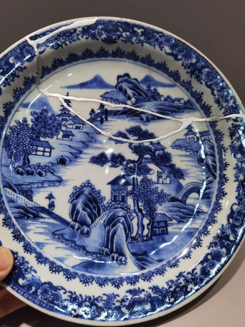 古玩陶瓷清乾隆細路山水紋青花溫盤拍賣,當前價格1588元