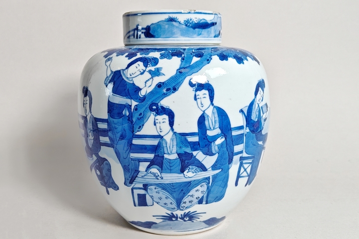 古玩陶瓷清晚期·青花琴棋書(shū)畫(huà)人物紋罐拍賣,當(dāng)前價(jià)格8888元