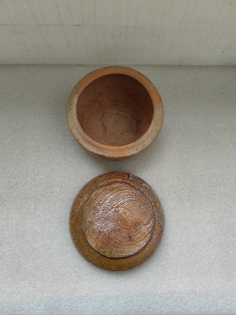 古玩陶瓷黃釉蓋盒拍賣，當前價格580元
