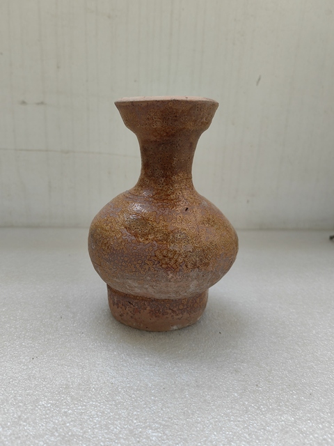 古玩陶瓷黃釉盤口瓶拍賣，當前價格980元