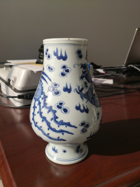 古玩陶瓷龍鳳紋瓶拍賣，當(dāng)前價格3588元