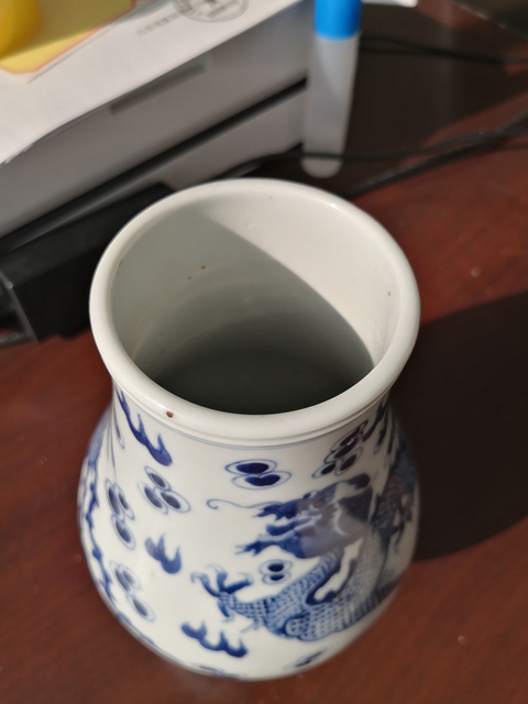 古玩陶瓷龍鳳紋瓶拍賣，當(dāng)前價格3588元