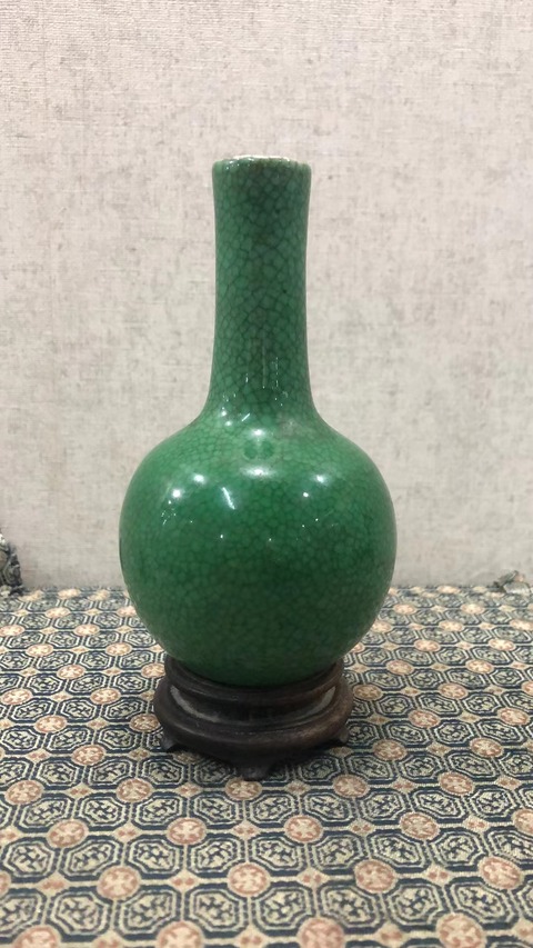古玩陶瓷清中期綠哥釉天球瓶拍賣，當前價格8000元