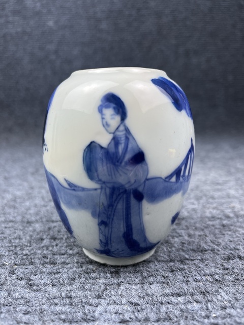 古玩陶瓷康熙青花人物紋蓮子罐拍賣,當(dāng)前價(jià)格2288元
