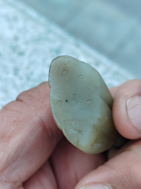 古玩玉器清代新疆和田玉籽料雕“蓮蓬”掛件拍賣,當前價格4999元