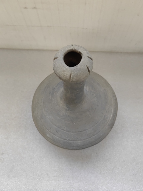 古玩陶瓷灰陶蒜頭瓶拍賣,當前價格1600元