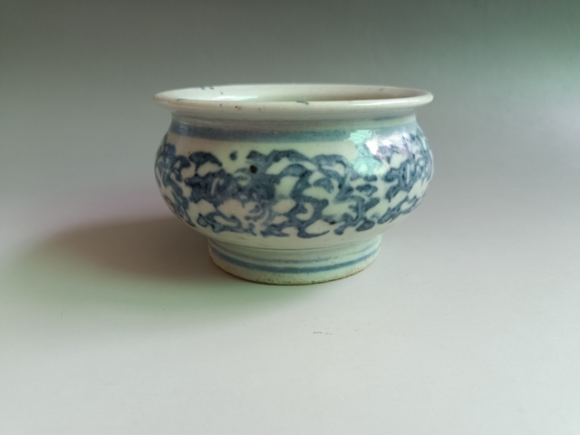 古玩陶瓷明末清初青花花卉紋香爐拍賣，當前價格1800元