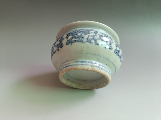 古玩陶瓷明末清初青花花卉紋香爐拍賣，當前價格1800元