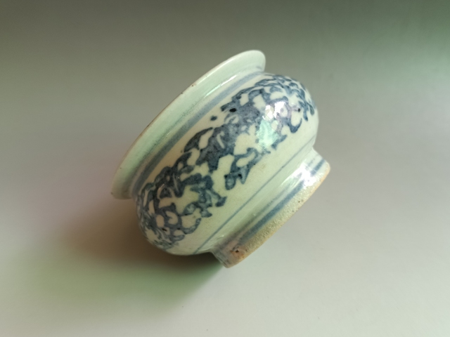 古玩陶瓷明末清初青花花卉紋香爐拍賣，當前價格1800元