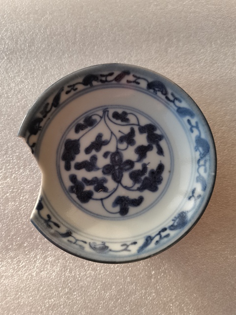 古玩陶瓷青花纏枝花卉紋斗笠盤拍賣,當前價格0元