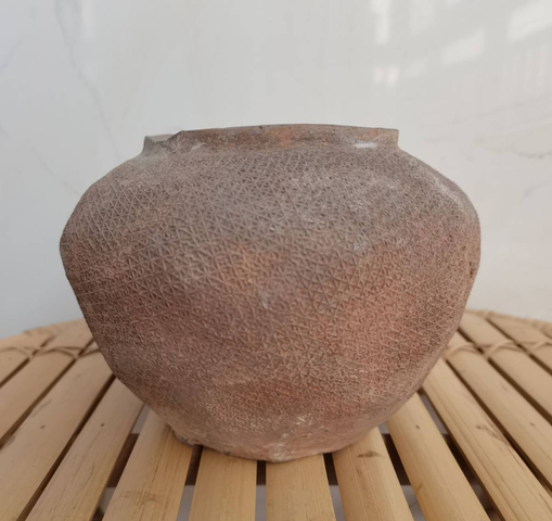 古玩陶瓷灰陶網格紋罐拍賣,當前價格1600元