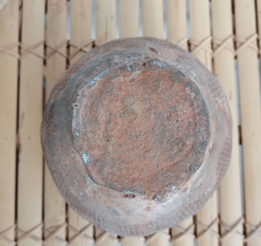 古玩陶瓷灰陶網格紋罐拍賣,當前價格1600元