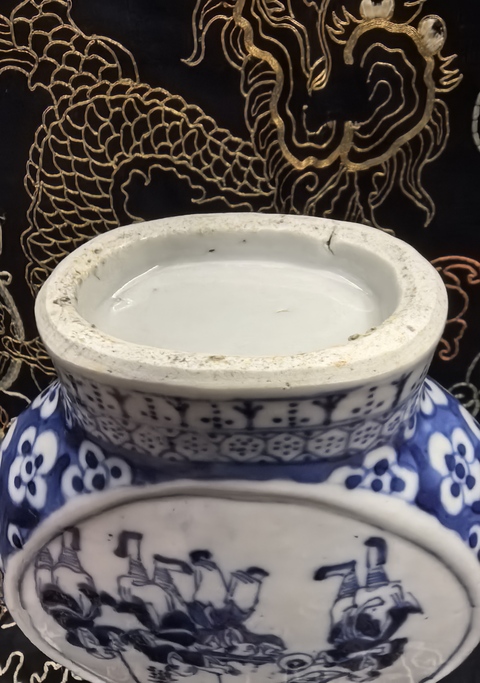 古玩陶瓷清晚期青花市井人物抱月瓶(一對)拍賣,當前價格13888元