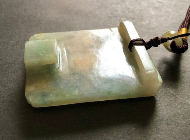 古玩玉器天然翡翠雕“團壽紋”帶扣拍賣，當前價格12000元