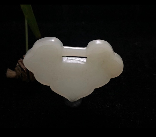 古玩玉器清代和田玉雕“長命富貴”鎖佩拍賣，當前價格8800元