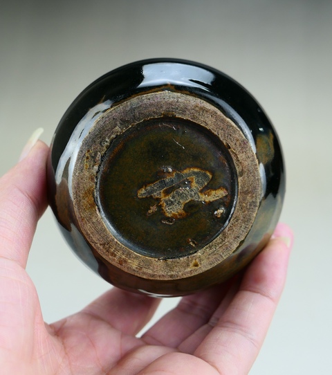 古玩陶瓷明代?耀州窯烏金釉雞心罐拍賣,當前價格2600元