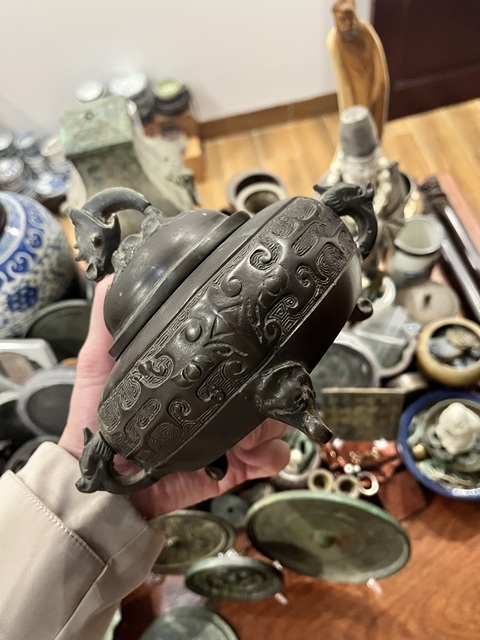 古玩雜項清代饕餮紋薰爐拍賣,當前價格1399元