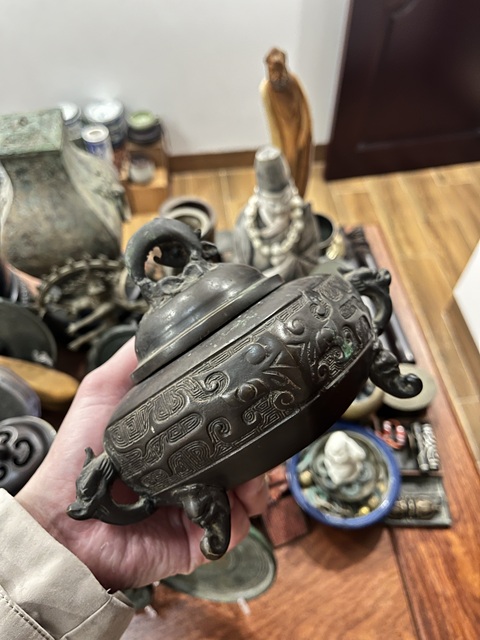 古玩雜項清代饕餮紋薰爐拍賣,當前價格1399元