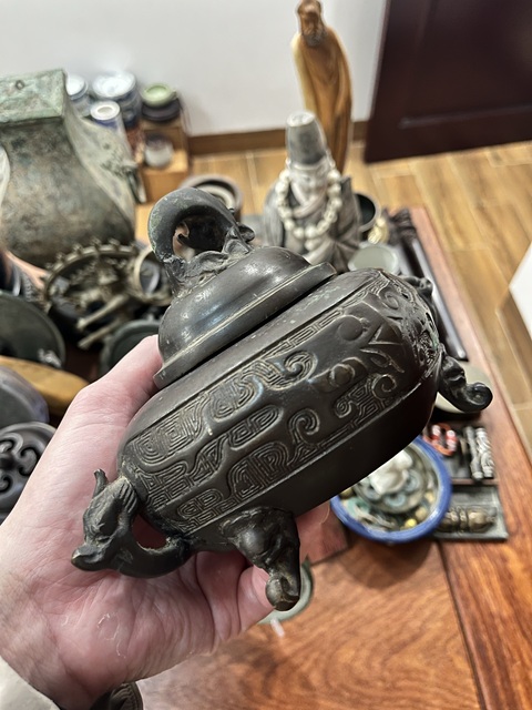 古玩雜項清代饕餮紋薰爐拍賣,當前價格1399元