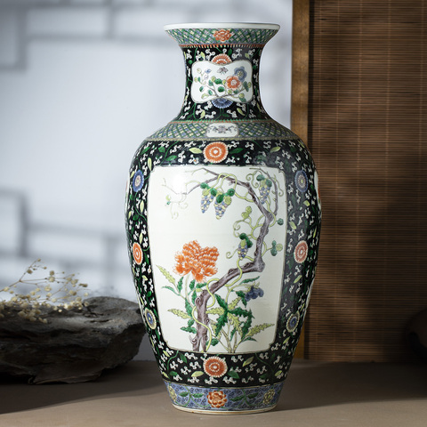 古玩陶瓷清晚·墨地開窗五彩花蝶紋觀音瓶拍賣，當(dāng)前價(jià)格2016元