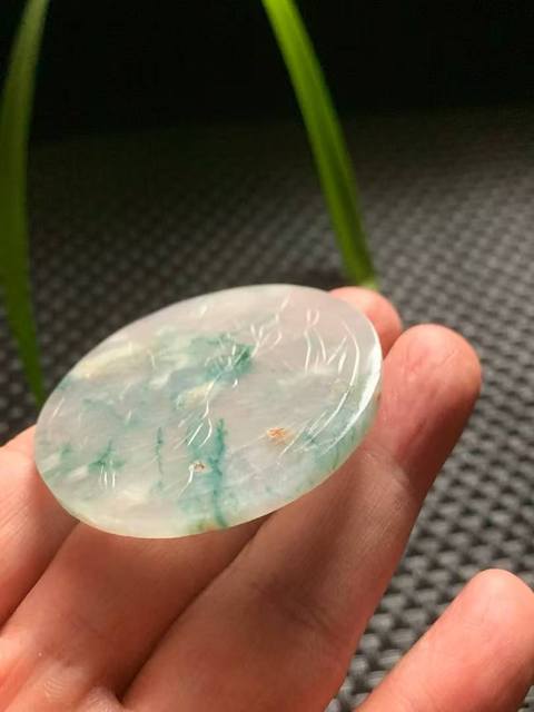 古玩玉器清代冰種翡翠雕“花卉紋牌”拍賣，當前價格8800元