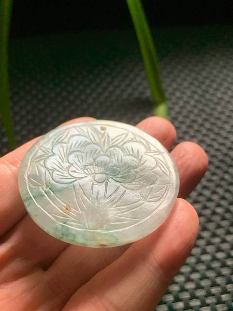 古玩玉器清代翡翠雕“花卉紋牌”拍賣,當前價格8500元