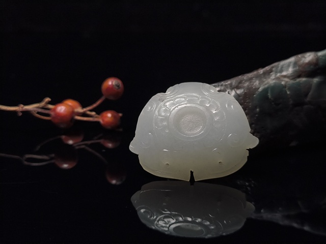 古玩玉器明清兩代結(jié)合和田玉雕“佛公”拍賣，當(dāng)前價格2000元