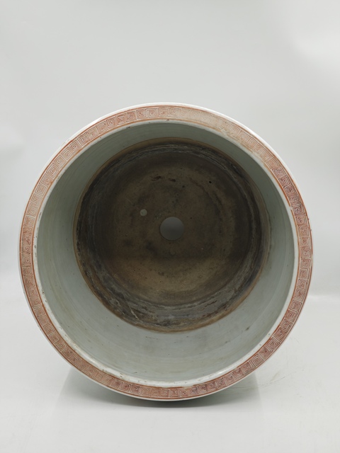 古玩陶瓷粉彩蝴蝶花卉紋花盆拍賣,當(dāng)前價(jià)格20000元