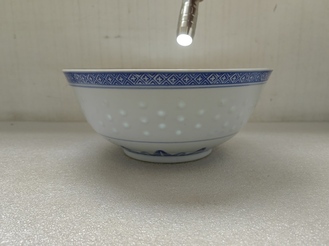 古玩陶瓷青花龍紋玲瓏瓷碗拍賣,當(dāng)前價格398元