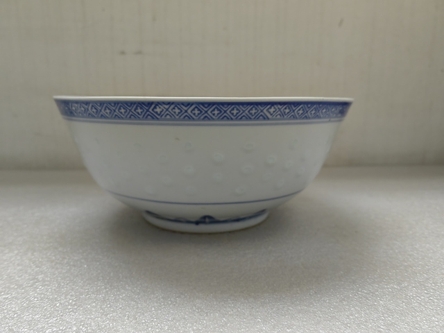 古玩陶瓷青花龍紋玲瓏瓷碗拍賣,當(dāng)前價格398元