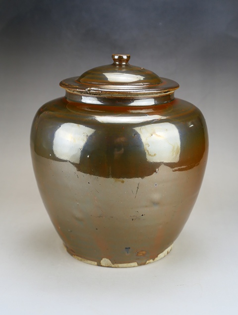 古玩陶瓷明代定窯系紫金釉柿紅斑蓋罐（1368年-1644年）拍賣，當前價格2888元