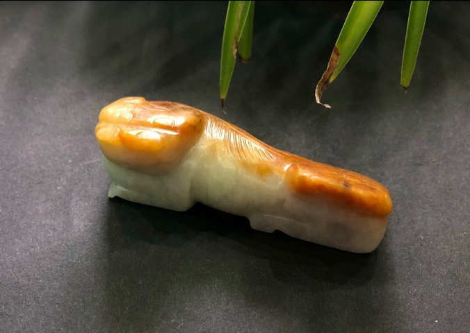 古玩玉器收藏級清中期翡翠雕“瑞獸”擺件拍賣，當前價格20000元