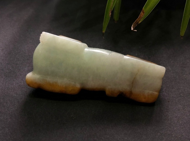 古玩玉器收藏級清中期翡翠雕“瑞獸”擺件拍賣，當前價格20000元