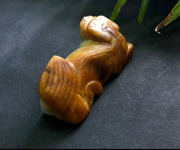 古玩玉器收藏級清中期翡翠雕“瑞獸”擺件拍賣，當前價格20000元