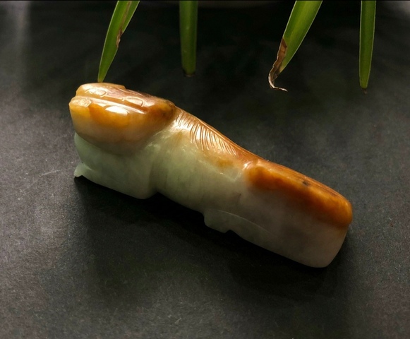 古玩玉器收藏級清中期翡翠雕“瑞獸”擺件拍賣，當前價格20000元