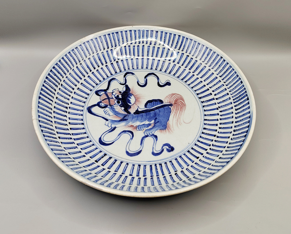 古玩陶瓷清代乾隆粉彩開窗人物盤拍賣，當前價格3000元