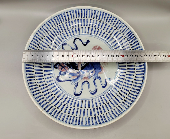 古玩陶瓷清代乾隆粉彩開窗人物盤拍賣，當前價格3000元