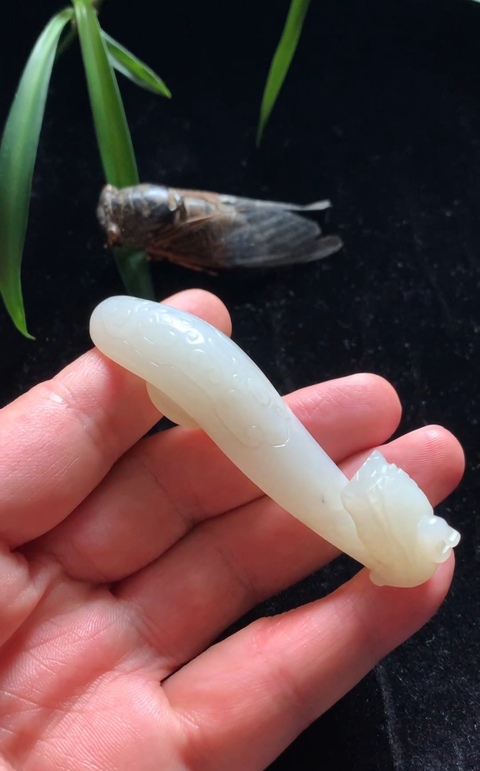 古玩玉器清代和田玉雕“龍首帶鉤”拍賣，當前價格25500元