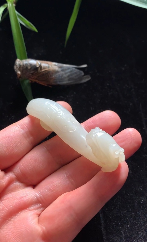 古玩玉器清代和田玉雕“龍首帶鉤”拍賣，當前價格25500元