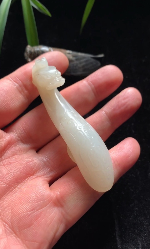 古玩玉器清代和田玉雕“龍首帶鉤”拍賣，當前價格25500元