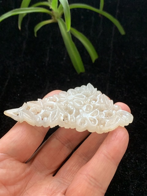 古玩玉器明代和田玉雕“凌霄花佩”拍賣,當前價格68000元